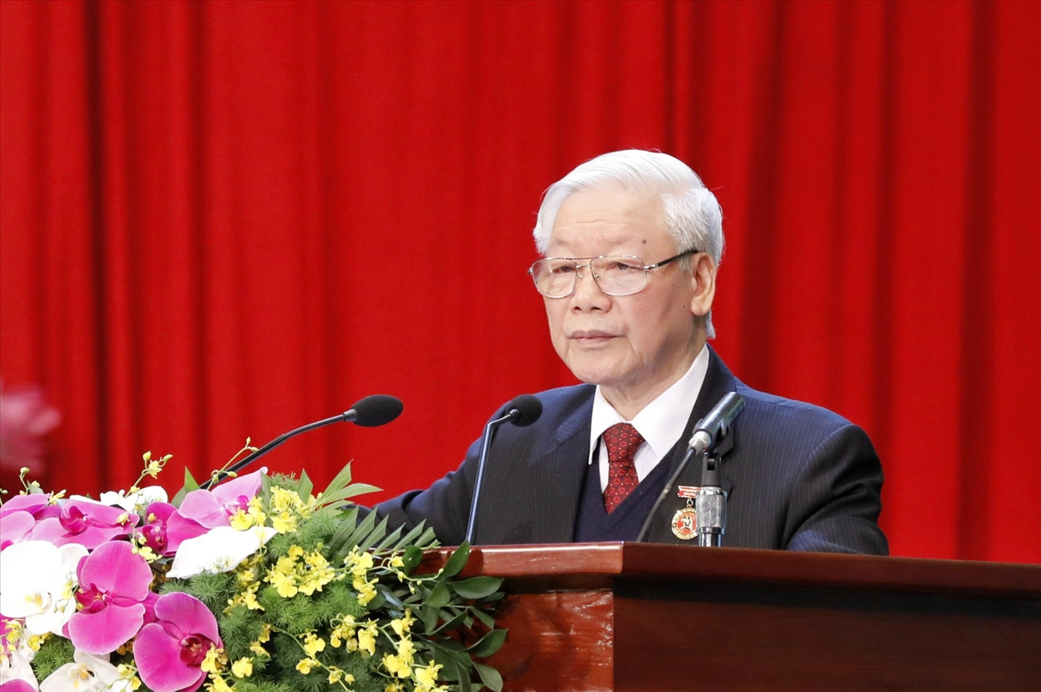 Le secrétaire général Nguyen Phu Trong lance un appel pour contenir le COVID-19